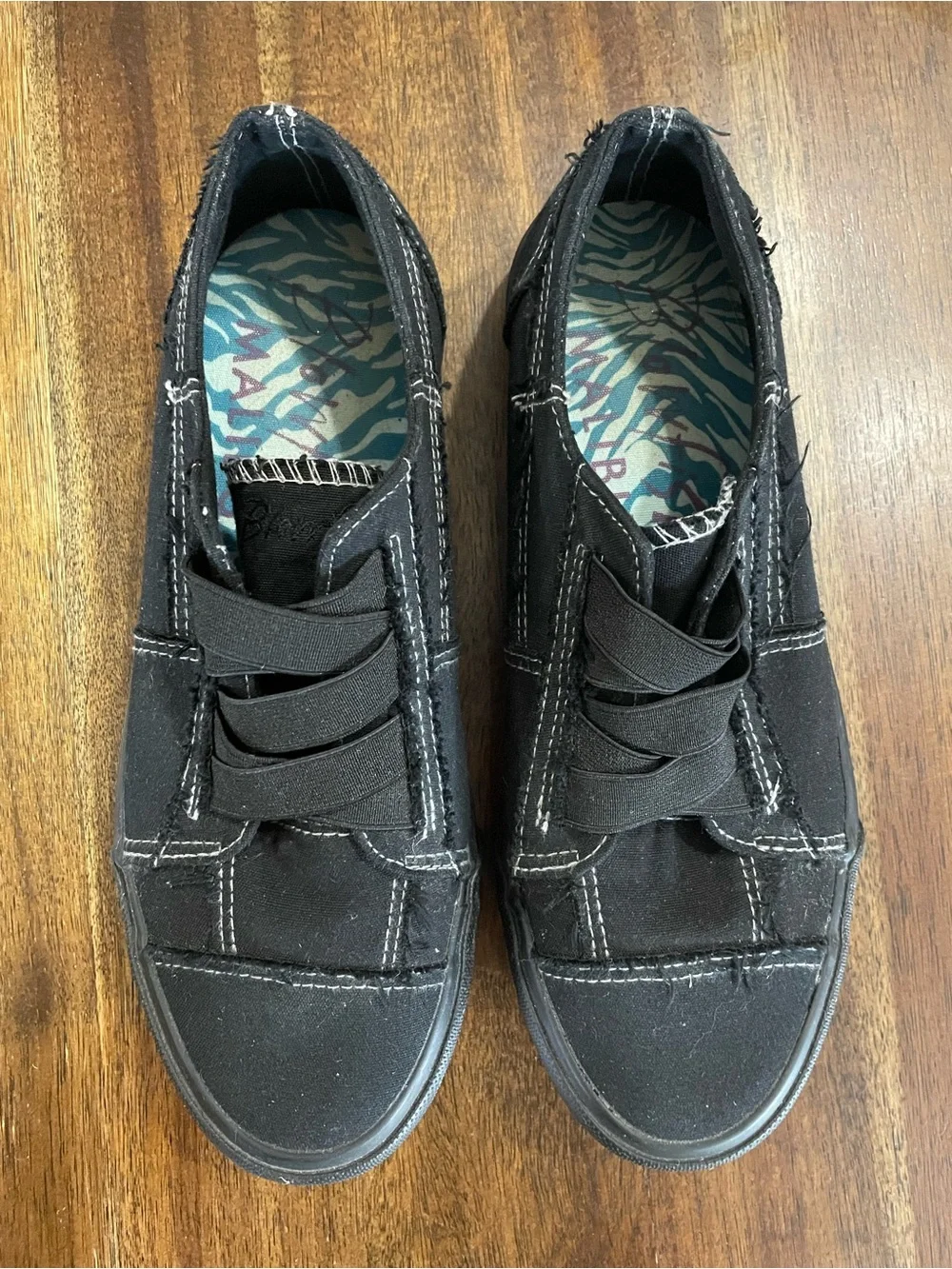 Women’s Blowfish Tennis Shoe Size 8 Casual Slip-On Canvas Shoe